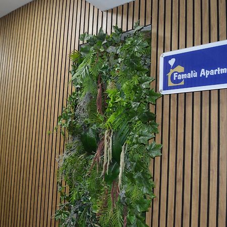 نابولي Famalu Apartments المظهر الخارجي الصورة