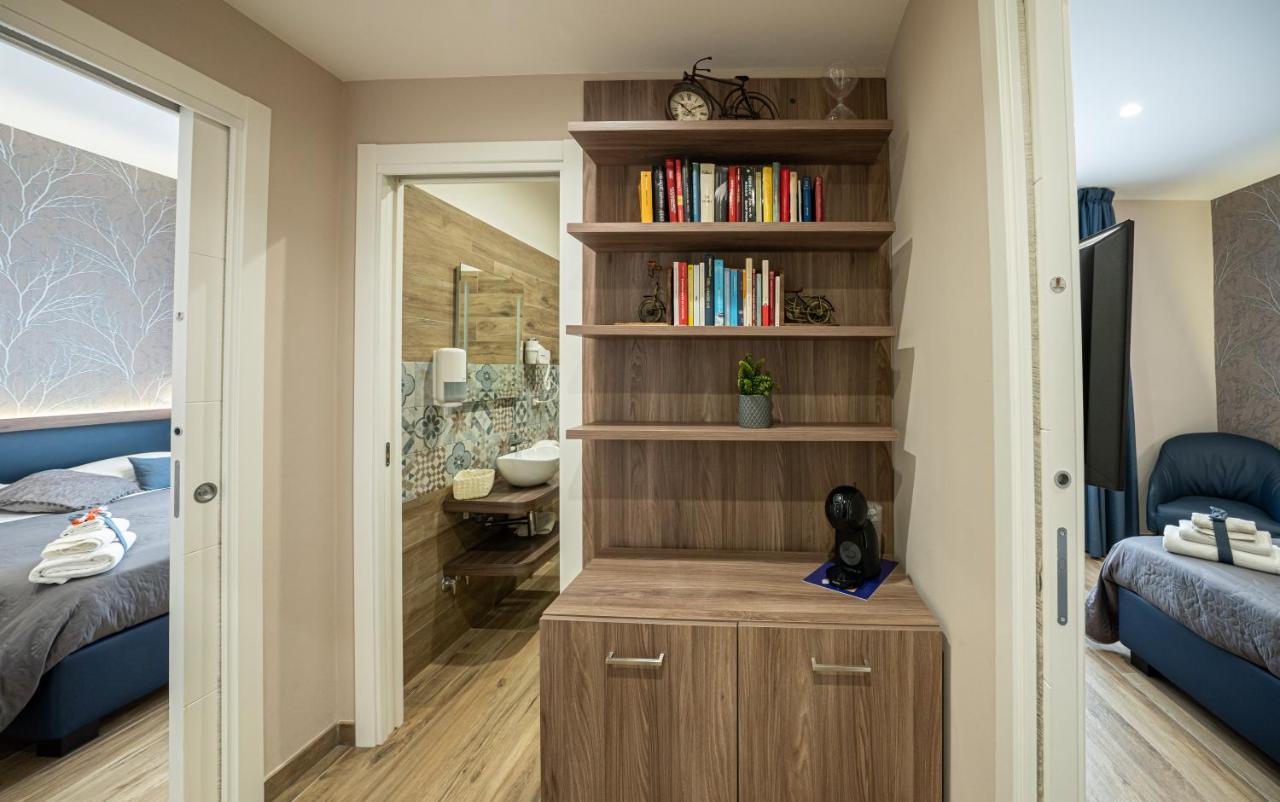 نابولي Famalu Apartments المظهر الخارجي الصورة