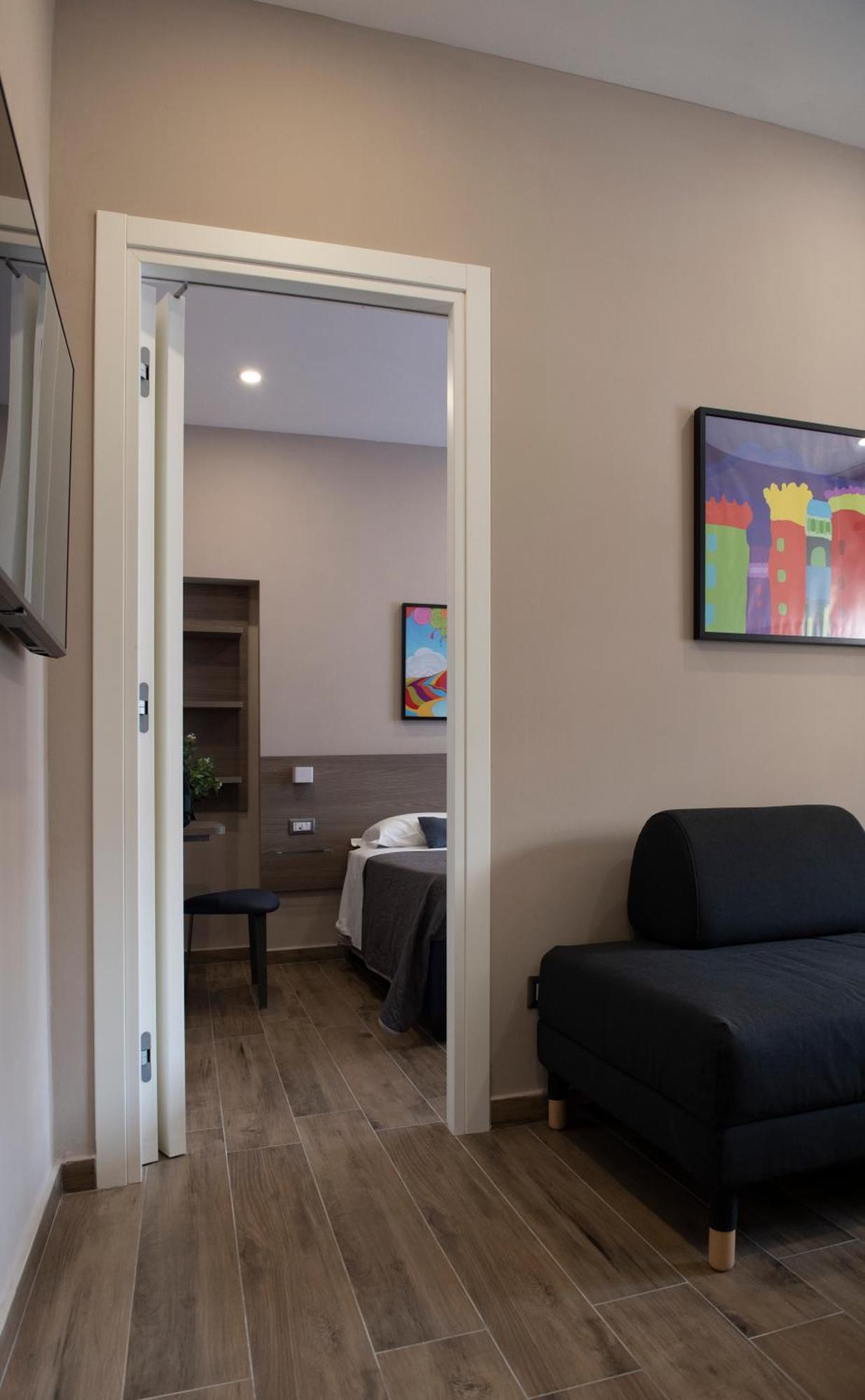 نابولي Famalu Apartments المظهر الخارجي الصورة