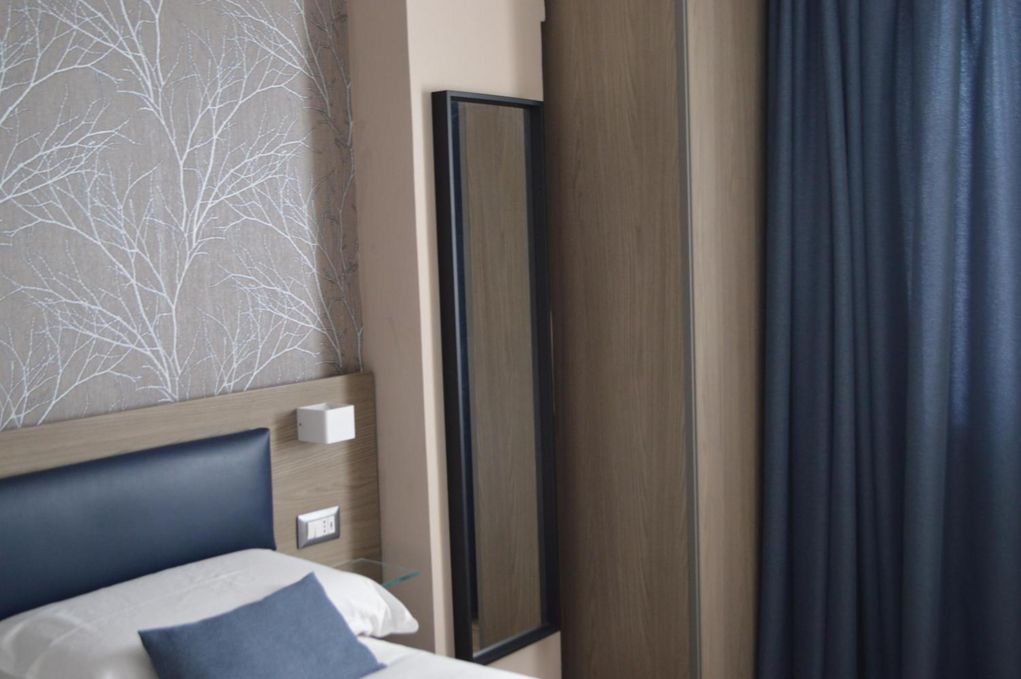 نابولي Famalu Apartments المظهر الخارجي الصورة