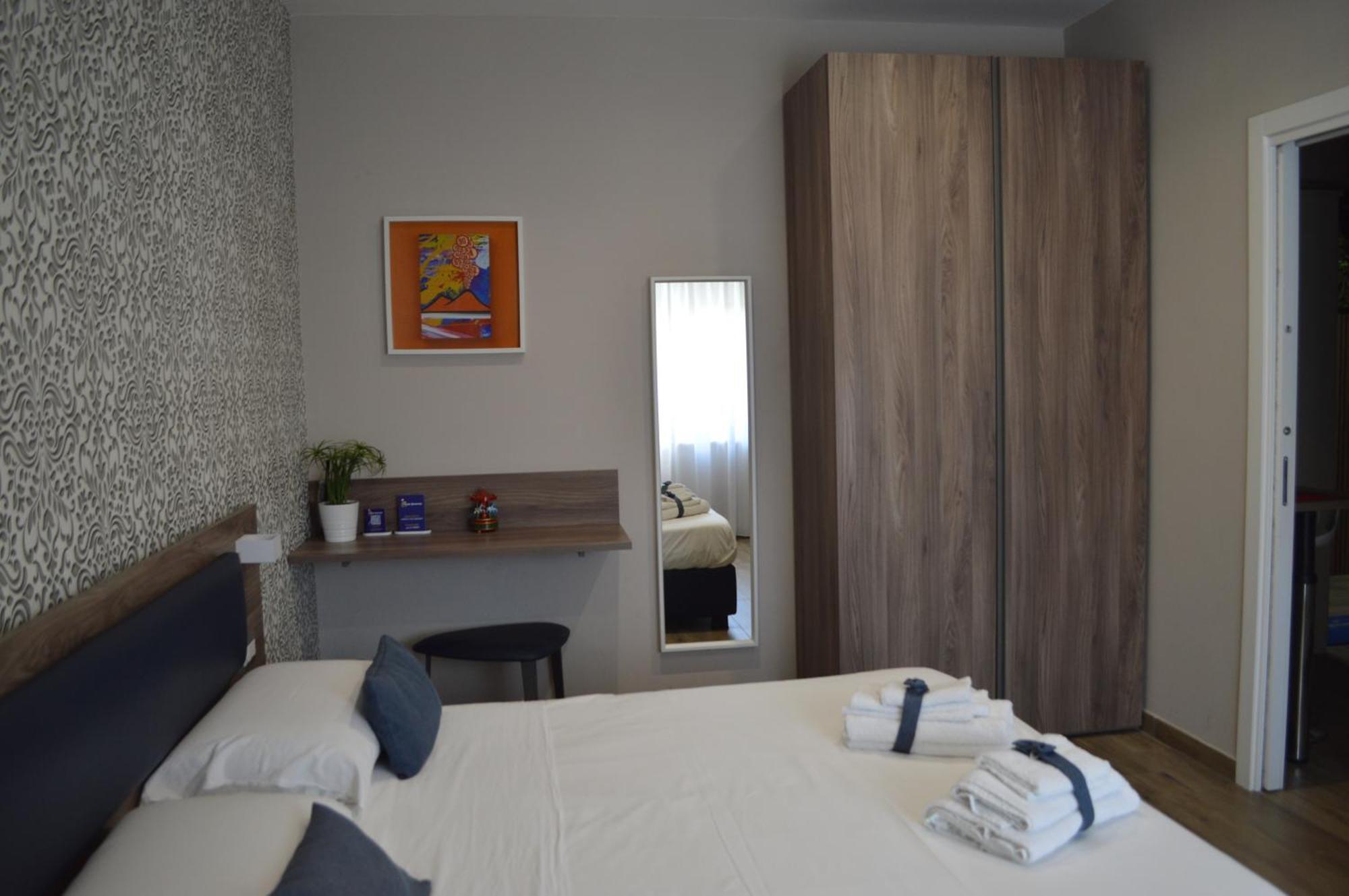نابولي Famalu Apartments المظهر الخارجي الصورة