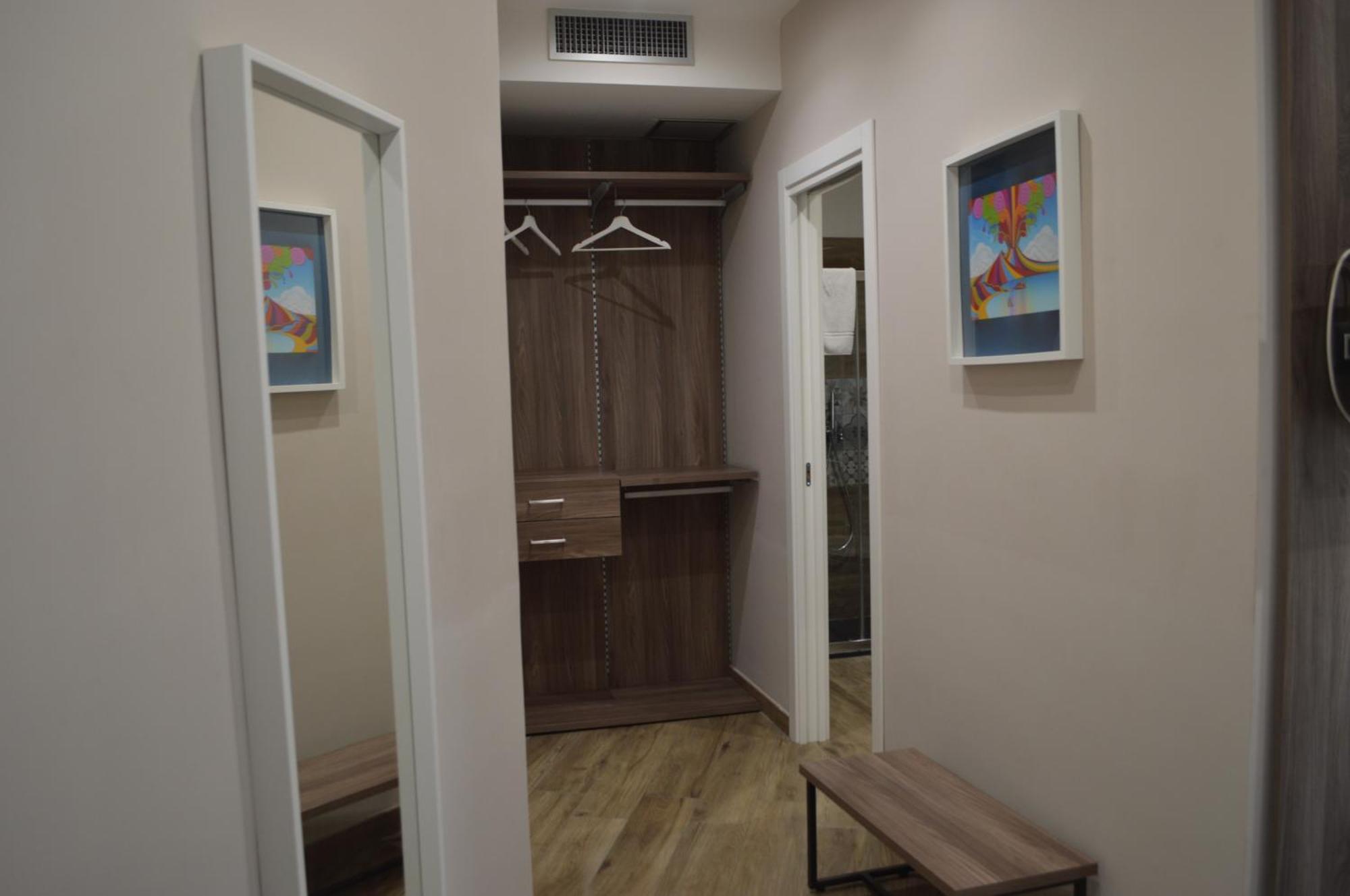 نابولي Famalu Apartments المظهر الخارجي الصورة