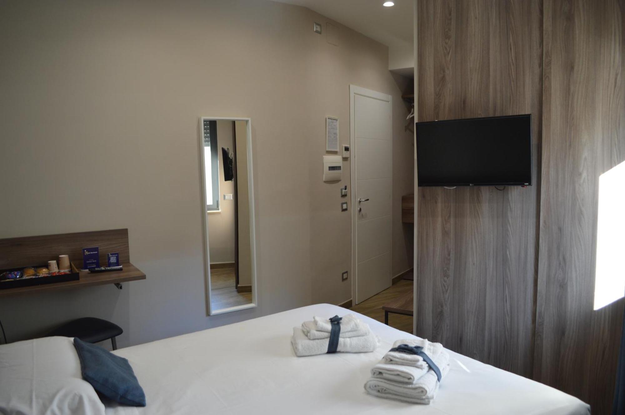 نابولي Famalu Apartments المظهر الخارجي الصورة
