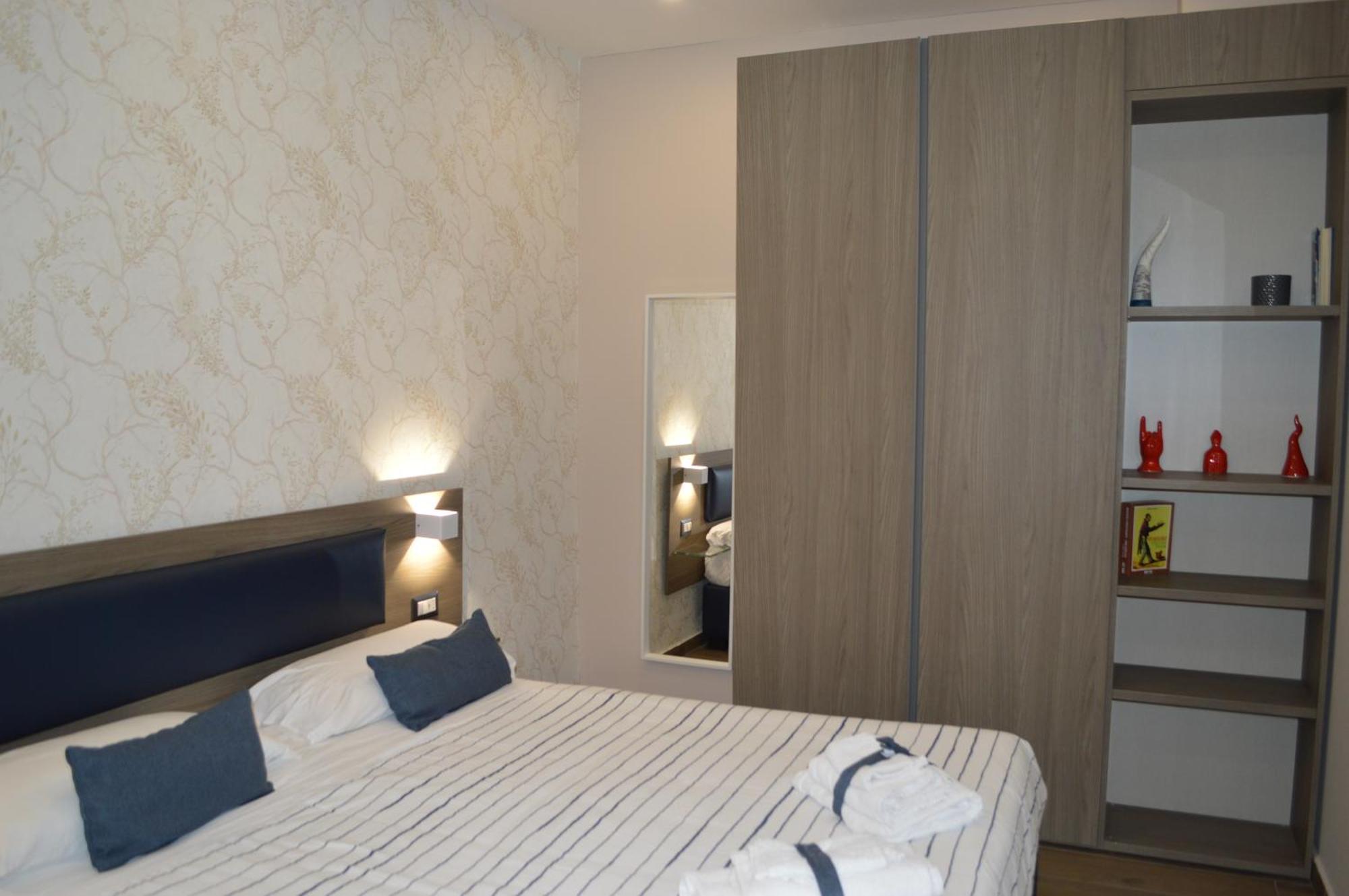 نابولي Famalu Apartments المظهر الخارجي الصورة